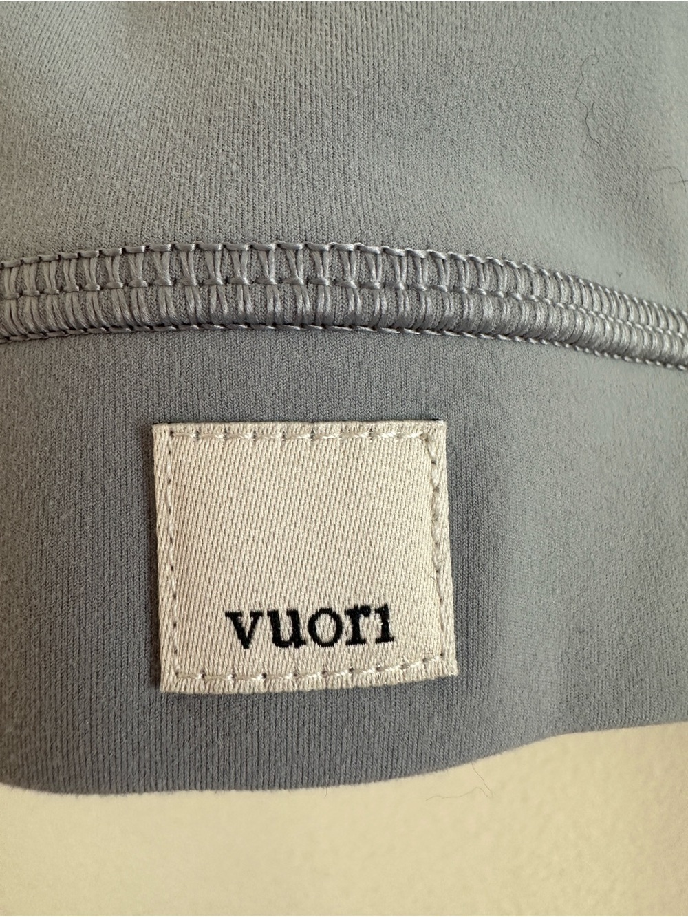 Vuori Yosemite Strappy Back Sports Bra Sz S Heather Grey - Picture 3 of 5